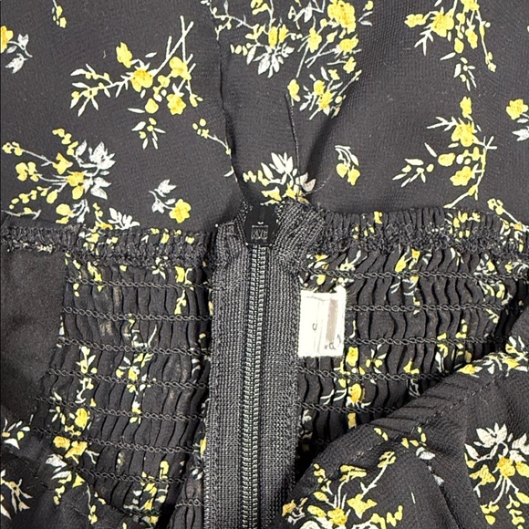 Exlura Chic Black Floral Midi Dress - Picture 2 of 7